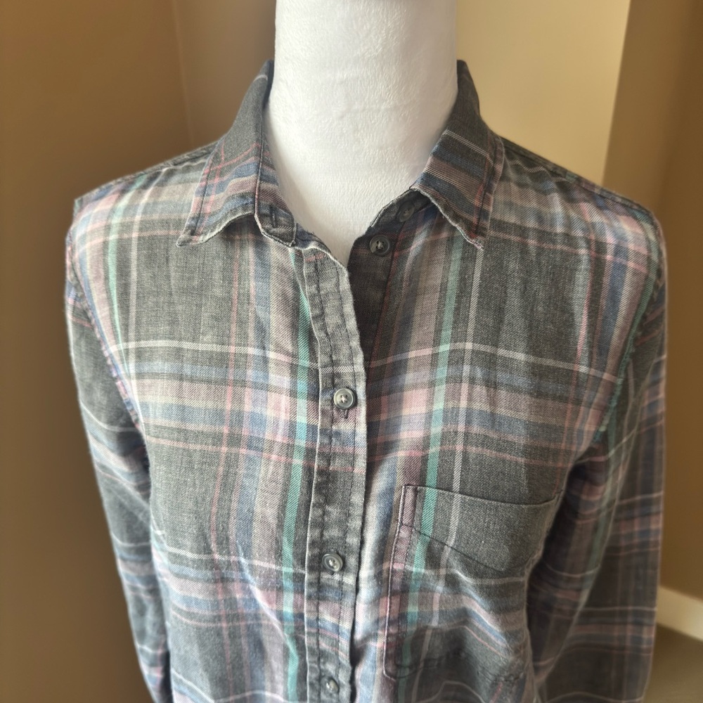 American Eagle Outfitters Gray Plaid Button-Up with Pink and Blue Stripes